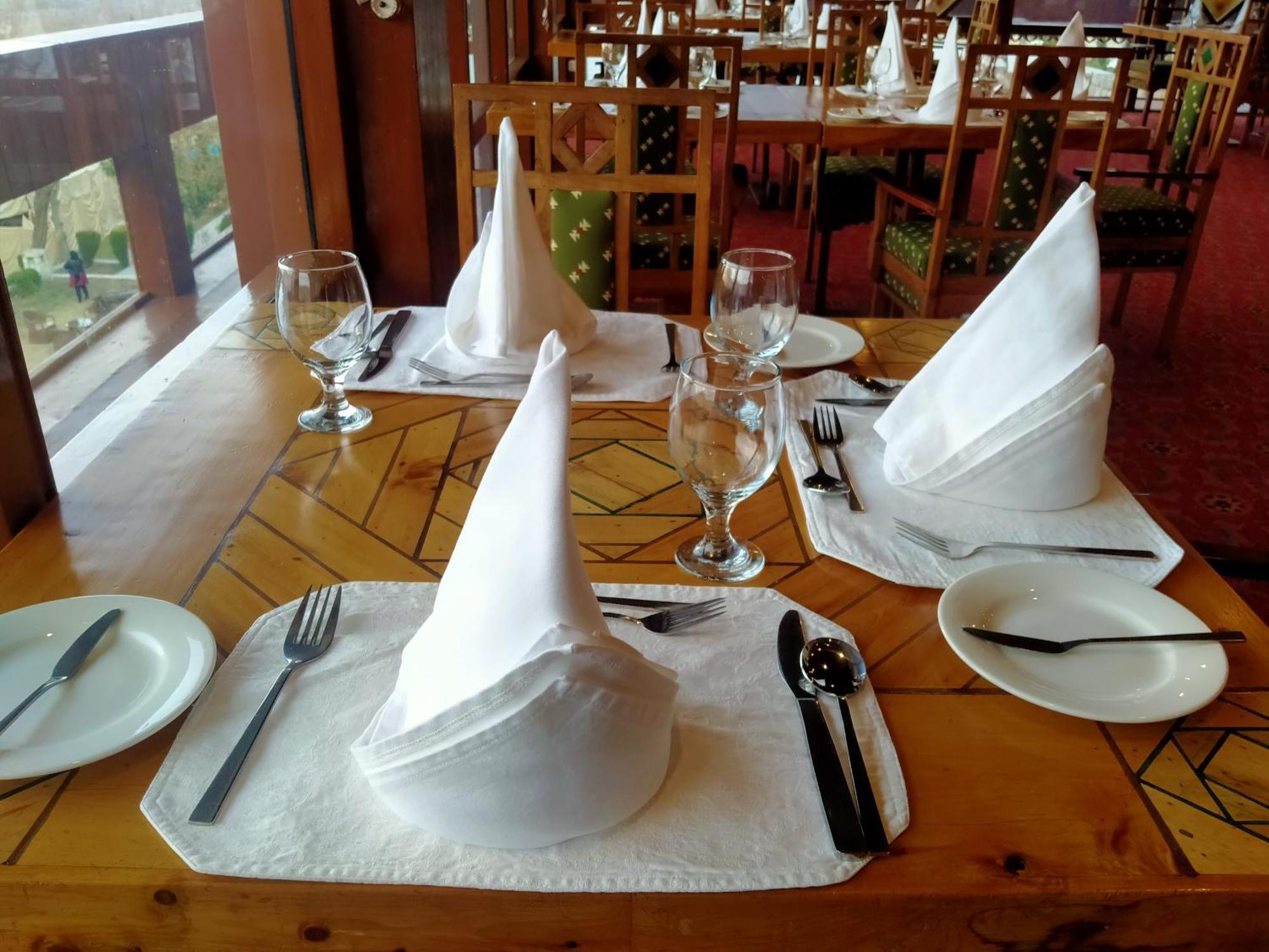 Rakaposhi Amin Hotel & Restaurant Pissan Hunza Nagar Gilgit Baltistan Eksteriør billede