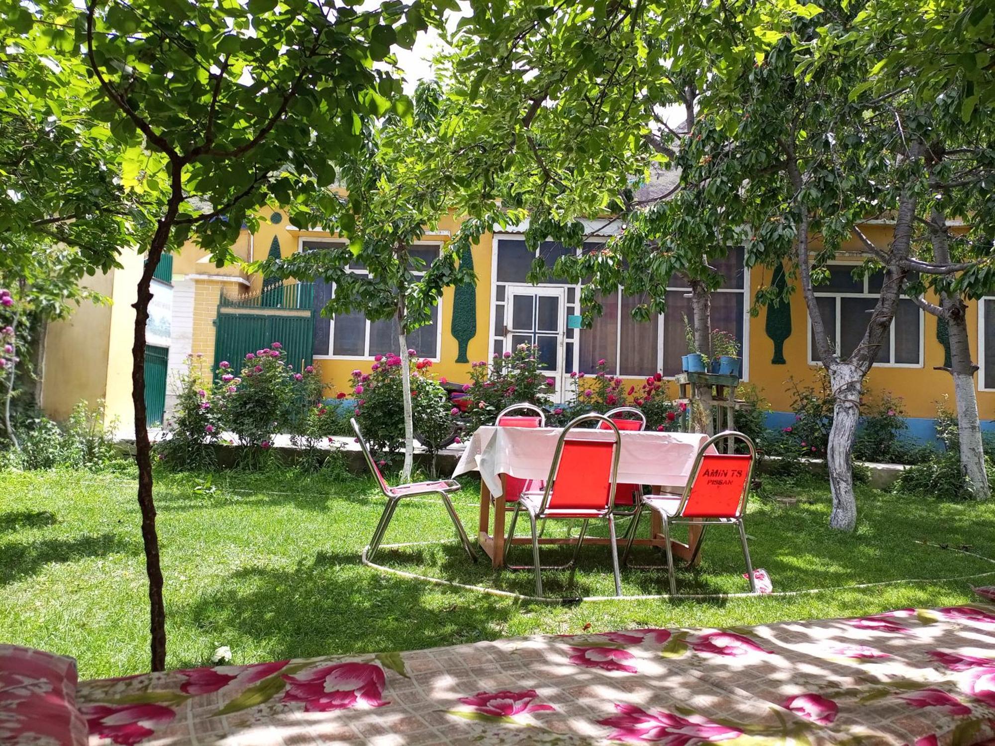 Rakaposhi Amin Hotel & Restaurant Pissan Hunza Nagar Gilgit Baltistan Eksteriør billede